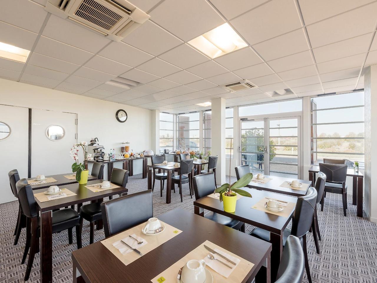 Cit'Hotel Talencia Thouars Exterior foto